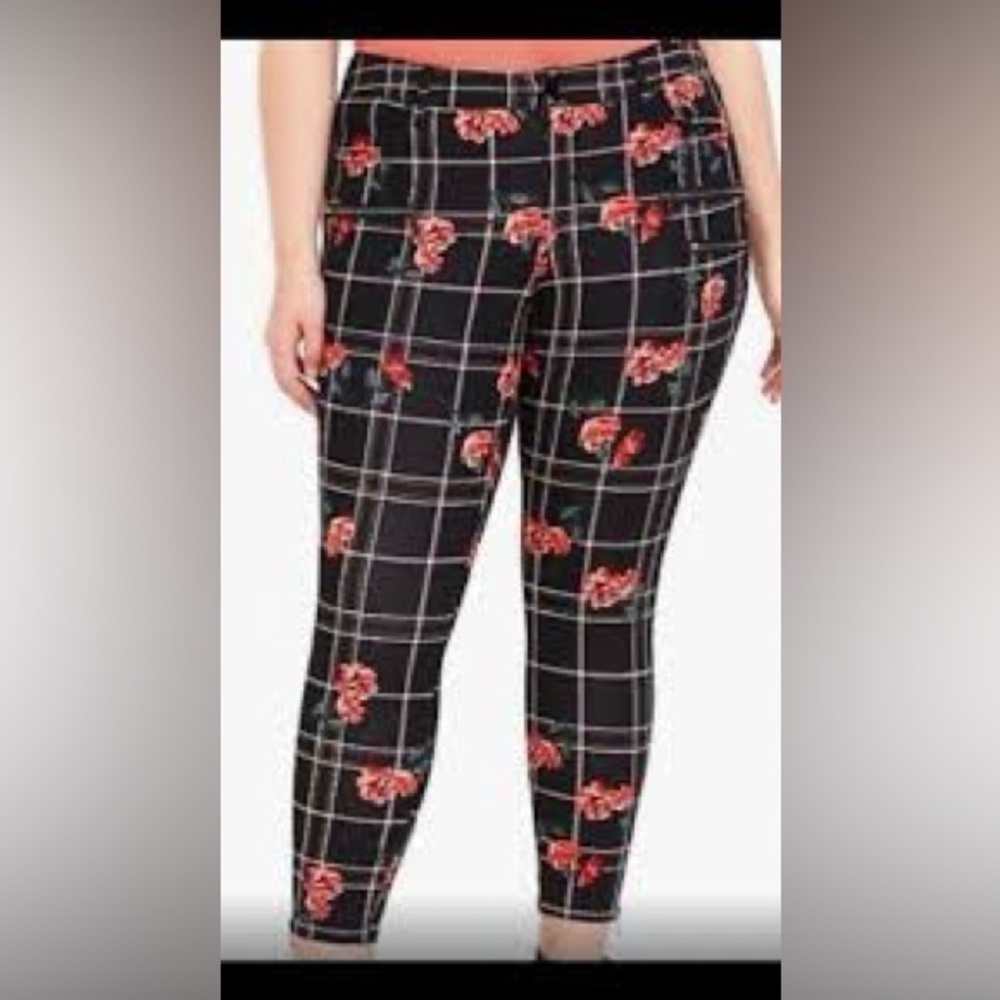 Torrid black plaid & floral multi zipper ankle rayon blend pants, size 18.
